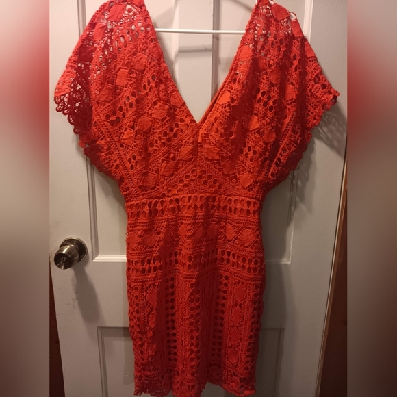🤠Lulu's Red Lace V Neck Dress Size Medium - Picture 2 of 7